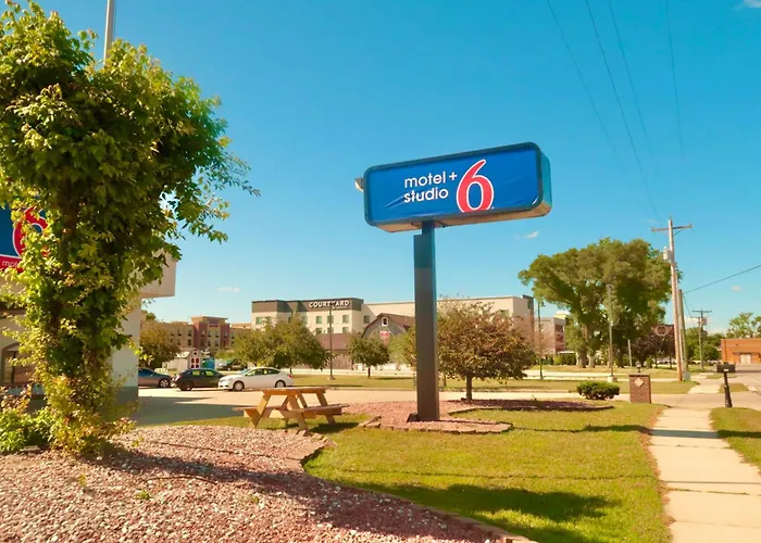 Motel 6 Elkhart, In