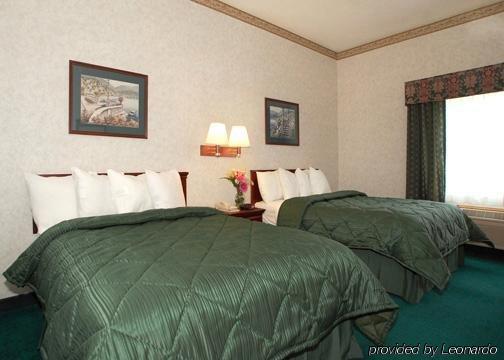 Hotel 6 Elkhart, In
