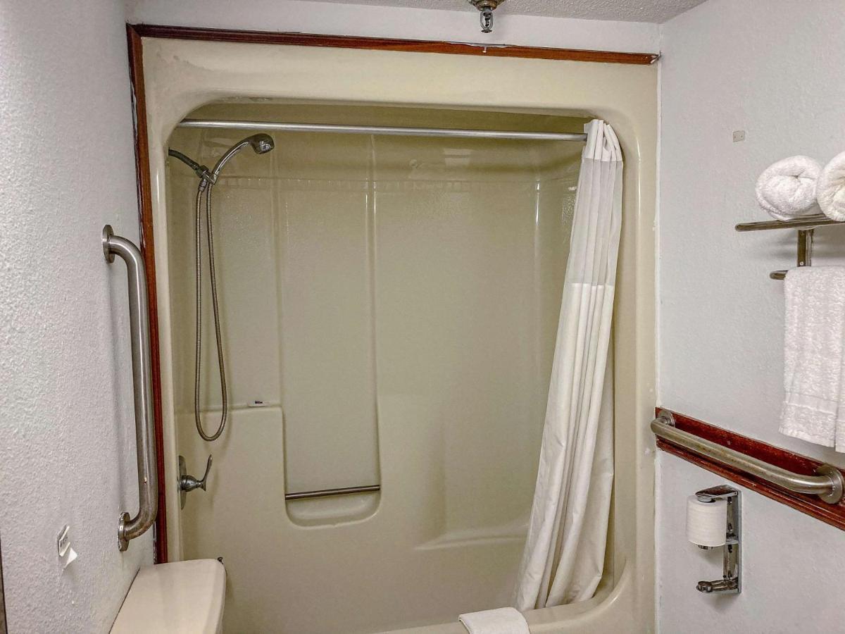 6 Elkhart, In Hotel Elkhart